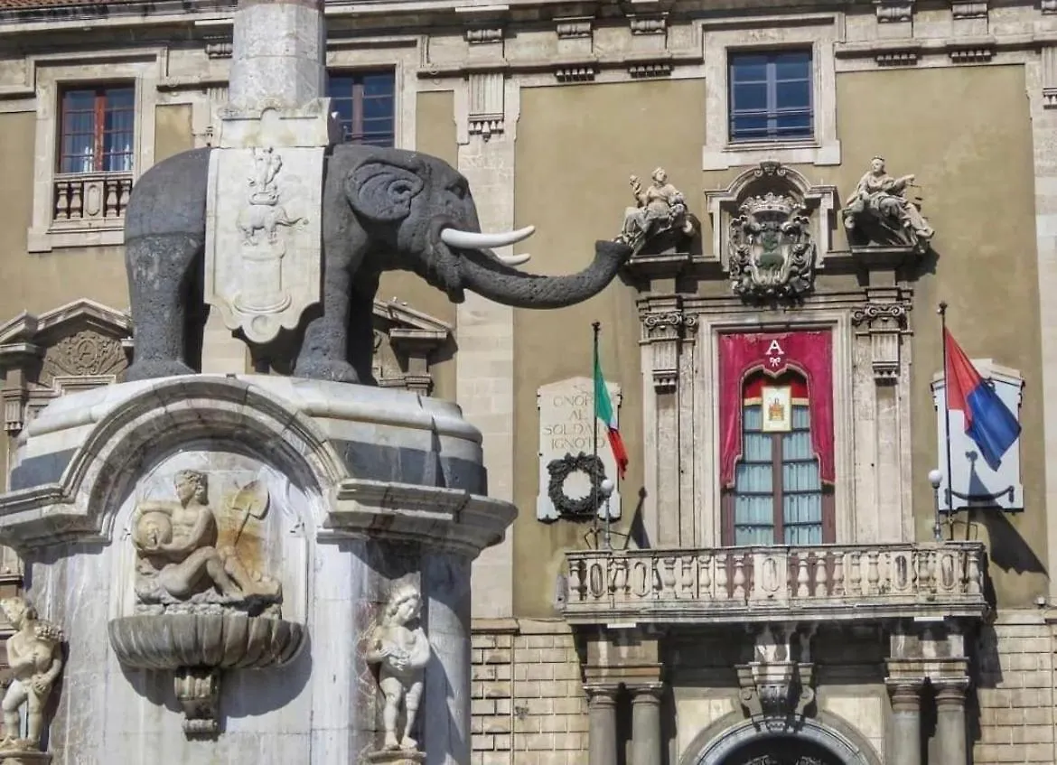 Central House Catania Historic Center 0*,